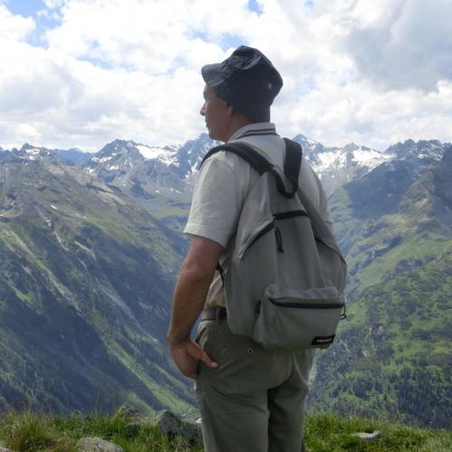 Ídolos de Ouro na Montanha